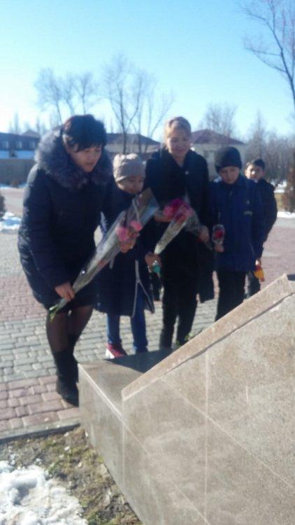 Возложение цветов
