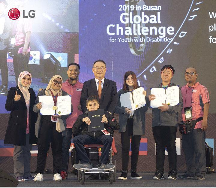 Наш ученик Исаак Мустопул одержал победу в мировом финале Global IT Challenge в Южной Корее
