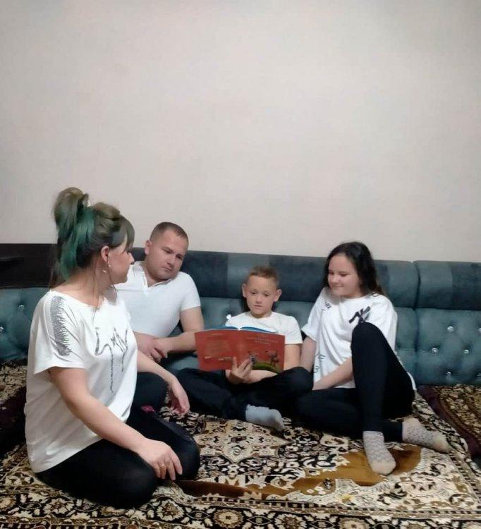 Демалыста оқу”, “Кітап баста”,
